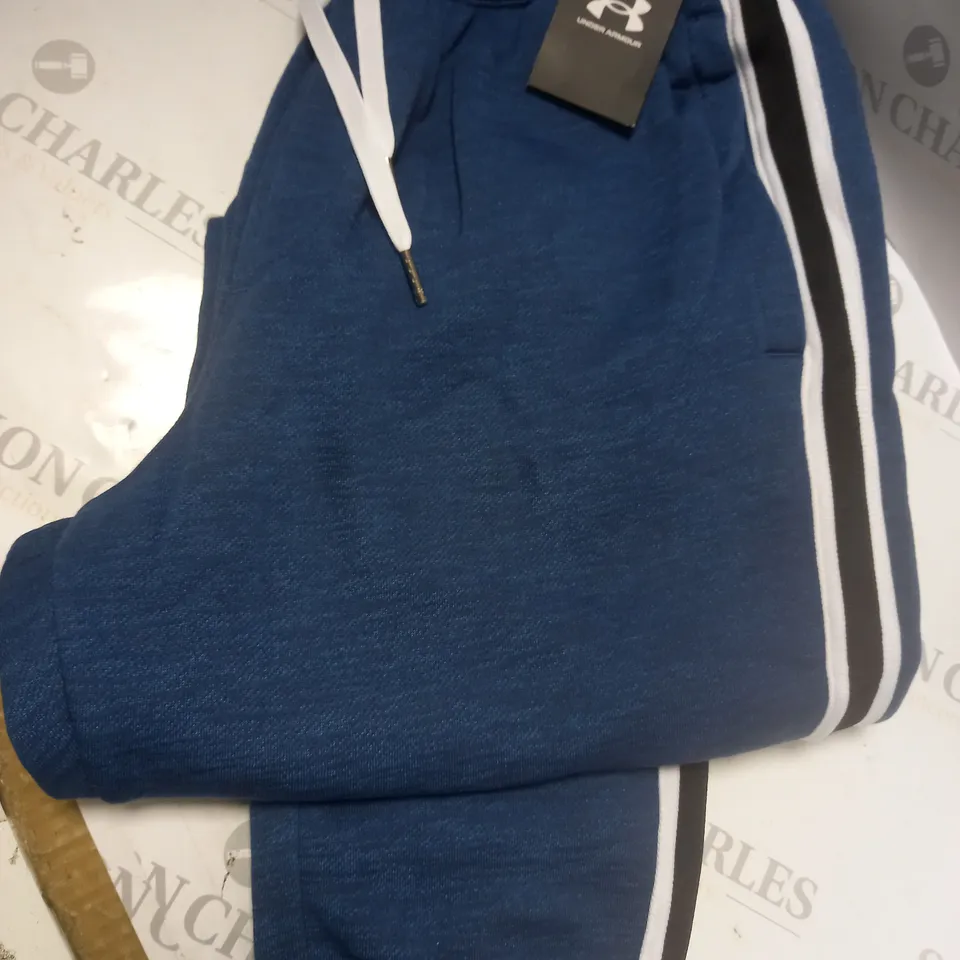 UNDER ARMOUR UA ESSENTIAL FLEECE JOGGERS, BLUE - SIZE M