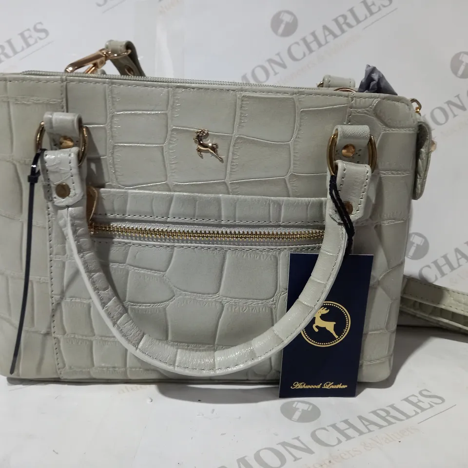 ASHWOOD LEATHER TOTE BAG IN ICE GREY