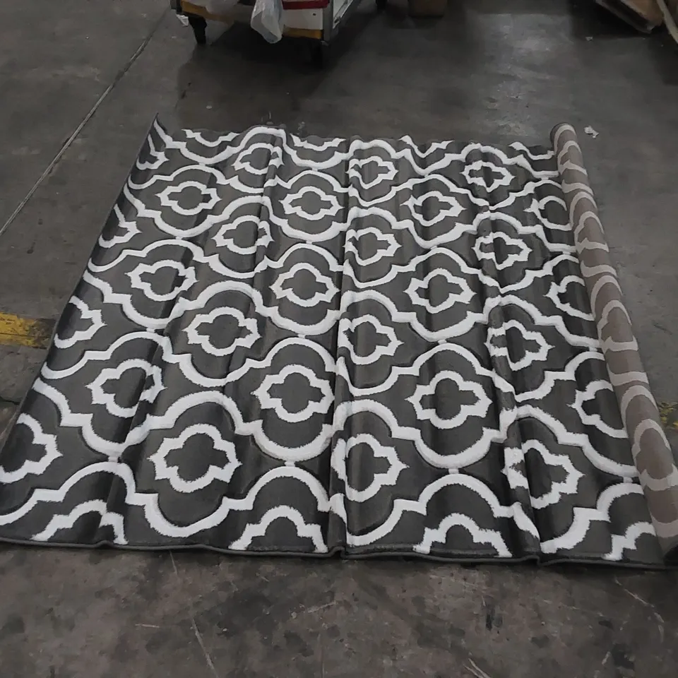 MODERN TRENDZ RUG - GREY // SIZE: 160 X 220cm