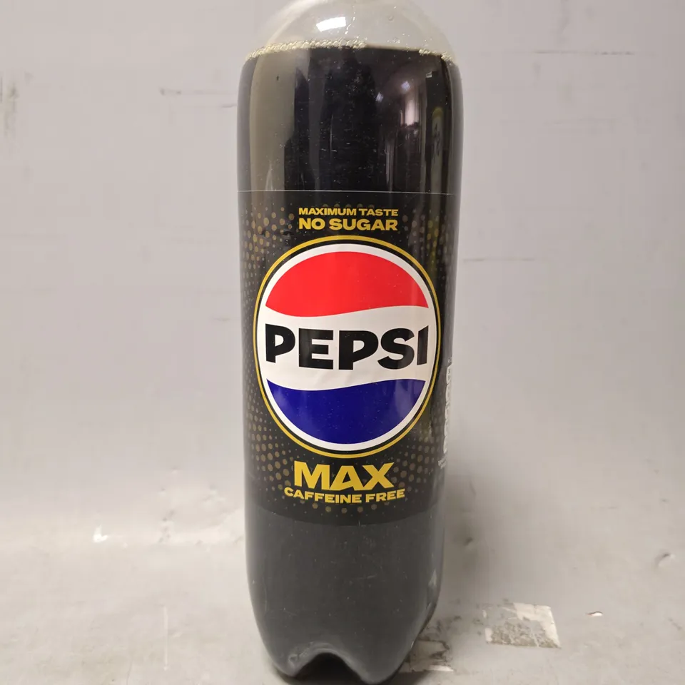 TOTE OF APPROXIMATELY 4 PEPSI MAX CAFFEINE FREE 2L
