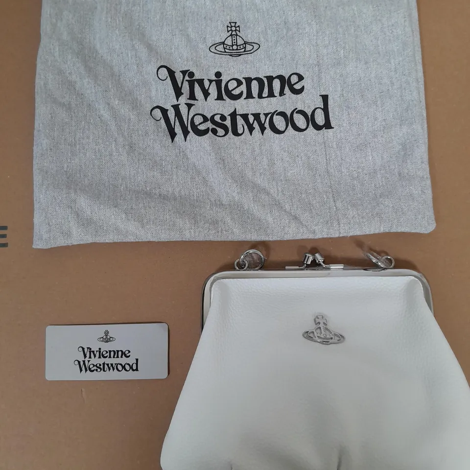 VIVIENNE WESTWOOD GRANNY FRAME PURSE IN WHITE