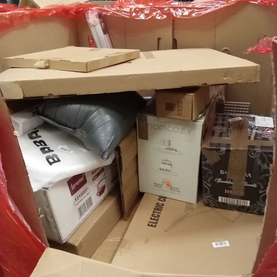 PALLET OF ASSORTED HOUSEHOLD GOODS AND PRODUCTS TO INCLUDE; BABY BOTTLE WASHER, ELECTRIC CLOTHES AIRER, BABY CAR SEAT, STEAM CLEANER ETC