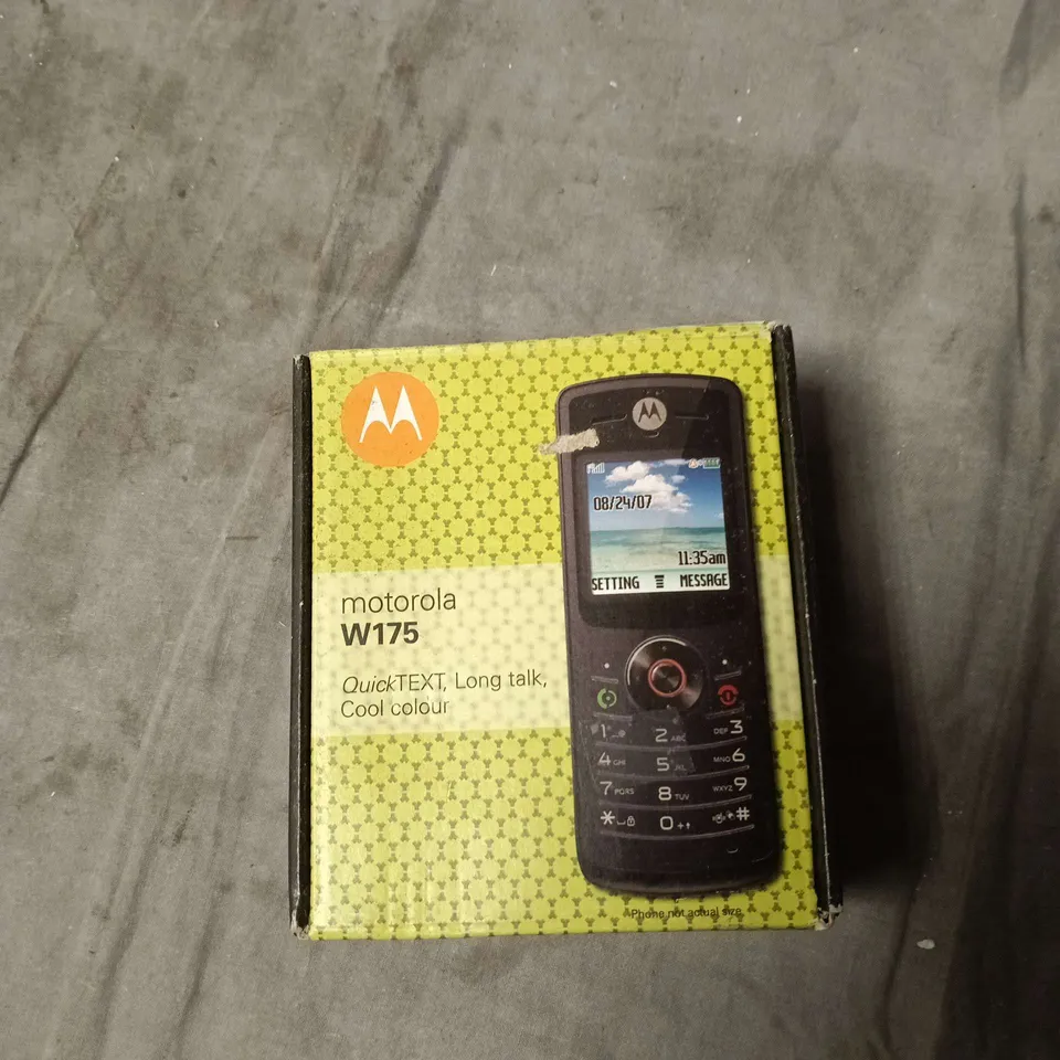 MOTOROLA W175 MOBILE PHONE – BOXED WITH CHARGER