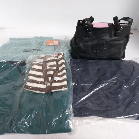 LOT OF 12 ASSORTED CLOTHING ITEMS TO INCLUDE REGATTA FLEECES AND SADDLER HANDBAG - UNCHECKED SIZES