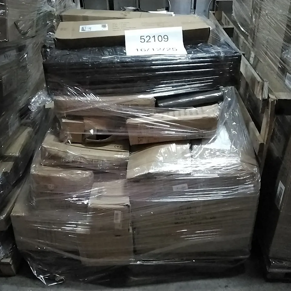 PALLET CONTAINING ASSORTED PRODUCTS INCLUDING CHRISTMAS LIGHTS, BLUE STRETCH GLOVES & KIDS STAR MICROPHONE