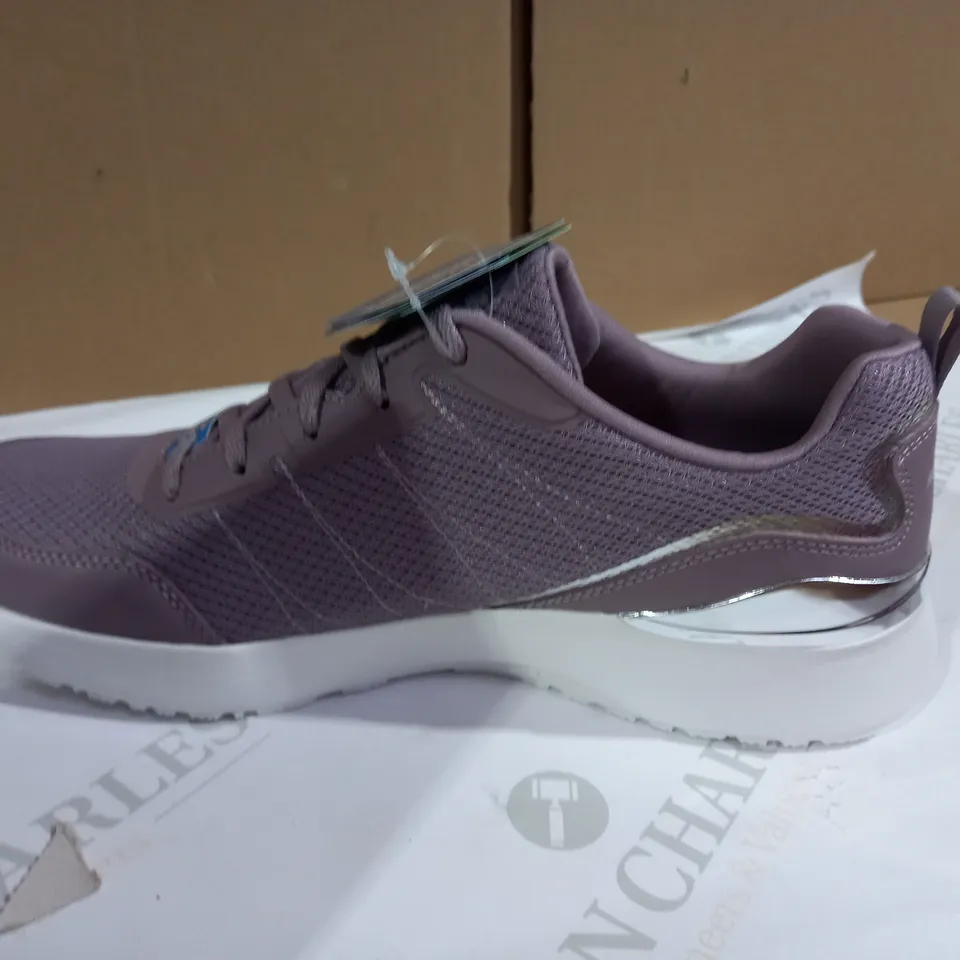SKETCHER PURPLE RUNNING SHOES SIZE 7