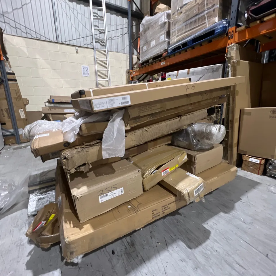 PALLET OF ASSORTED FURNITURE AND PARTS TO INCLUDE; PURO COFFEE TABLE, CUBA SIDEBOARD AND CLARENCE HEADBOARD IN DOUBLE - COLLECTION ONLY 