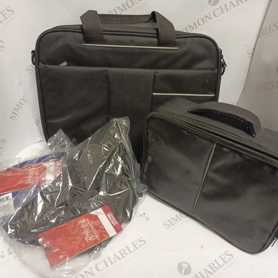 4 X ASSORTED LUGGAGE ACCESSORIES TO INCLUDE LOGIK LAPTOP BAG, MANHATTAN PORTAGE RETRO PACK, ALLEYCAT WAIST BAG ETC 
