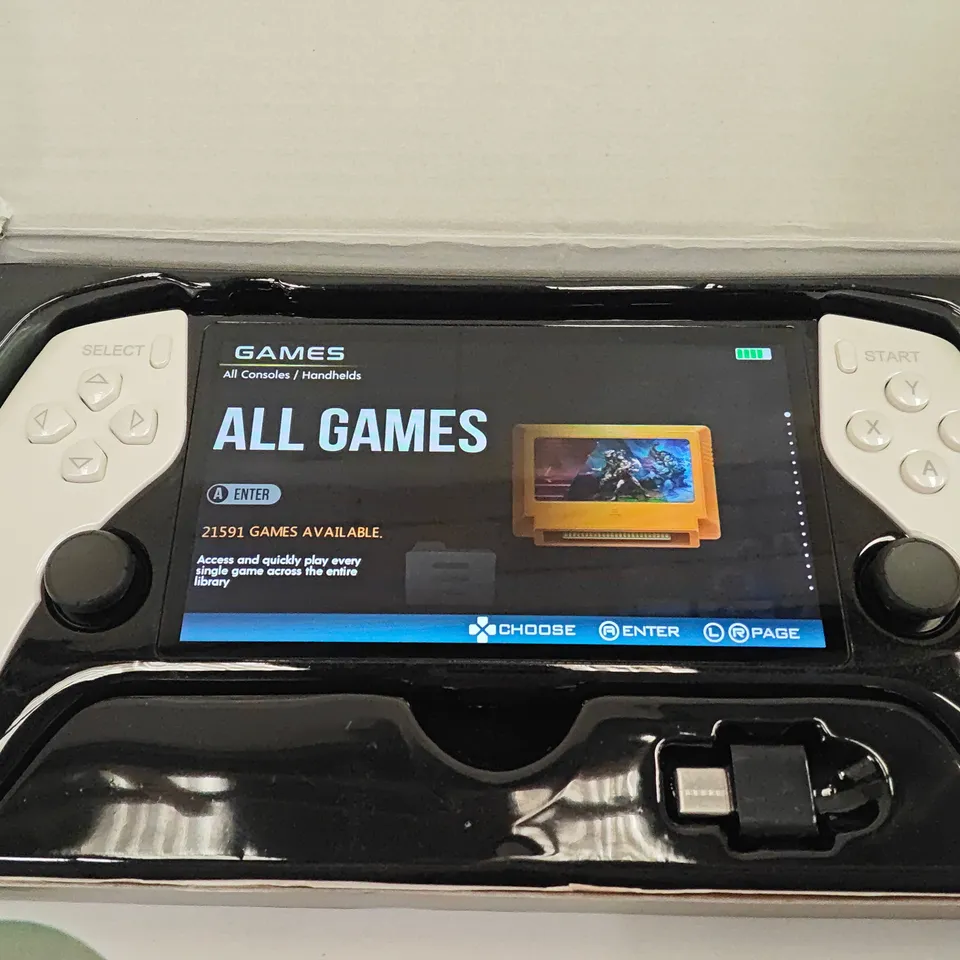 BOXED SF-3500 HANDHELD GAMES PLAYER