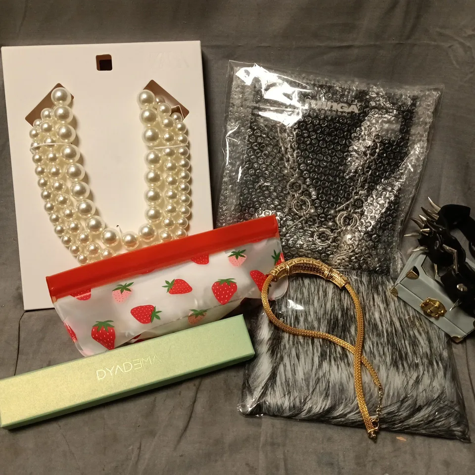 APPROXIMATELY 10 ASSORTED JEWELLERY ITEMS TO INCLUDE ZARA, DYADEMA, MINGA LONDON, ETC