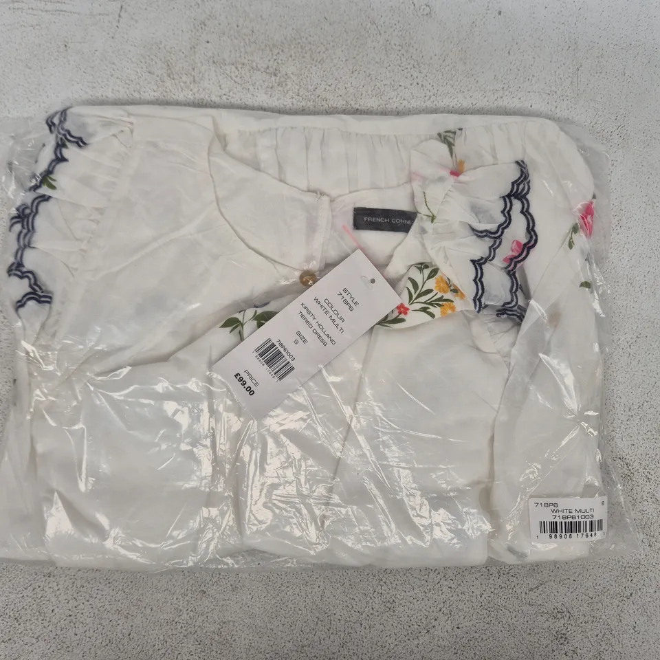BAGGED FRENCH CONNECTION KIRSTY HOLLAND TIERED DRESS IN WHITE MULTI SMALL