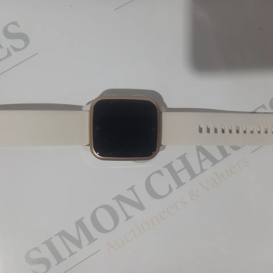 BOXED GARMIN VENU SQ 2 GPS SMARTWATCH IN WHITE