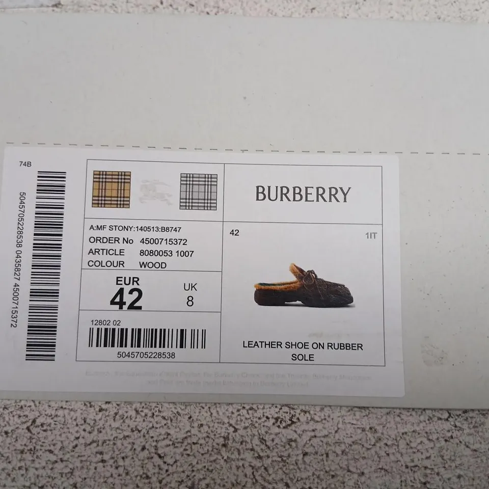 BURBERRY LEATHER SHOES ON RUBBER SOLE (EUR 42) UK 8