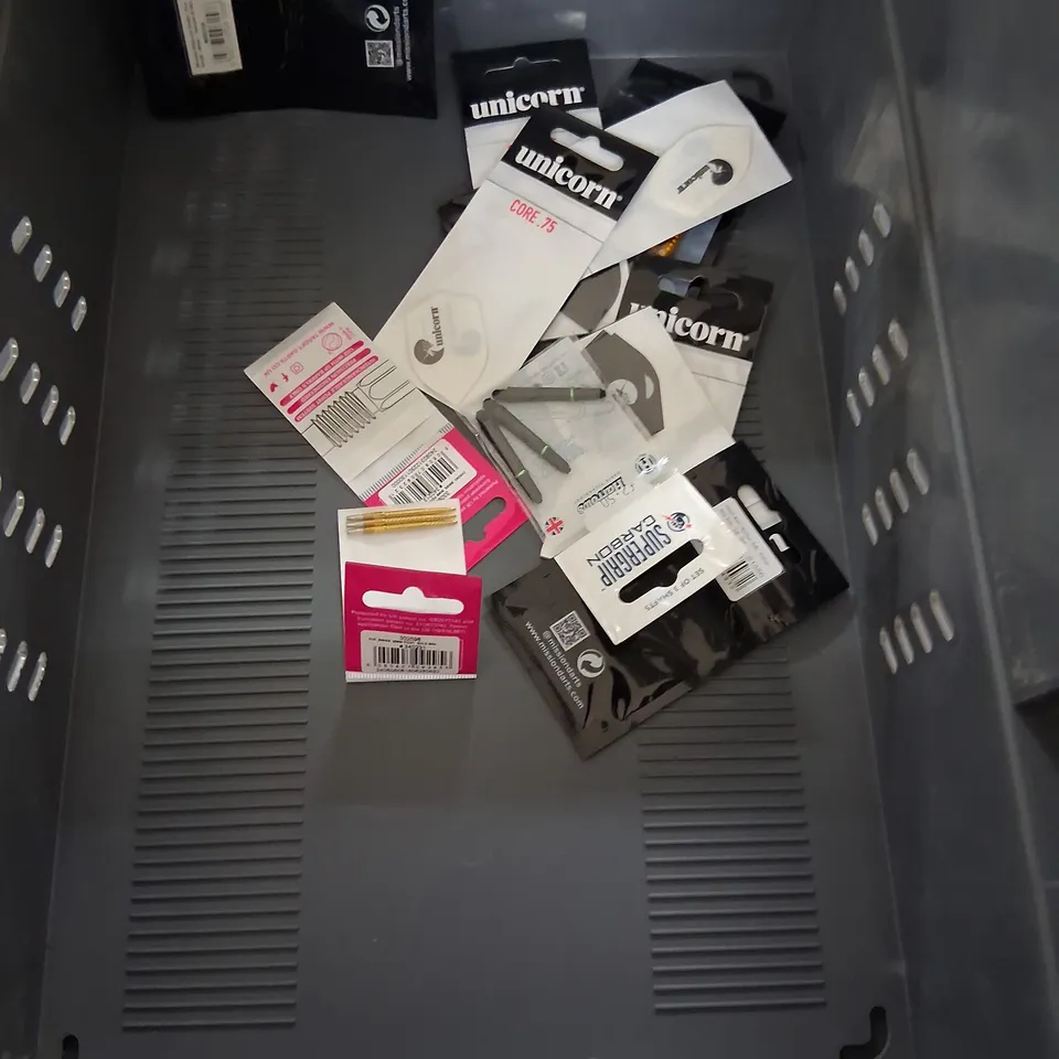 APPROXIMATELY 15 ASSORTED DARTS PRODUCTS AND ACCESSORIES TO INCLUDE; LUKE THE NUKE LITTLER TARGET LOADOUT 22G, GERWYN PRICE ICEMAN WORLD CHAMPION RD 24G, WINMAU NAVIGATOR PRISM AND WINSDART SET