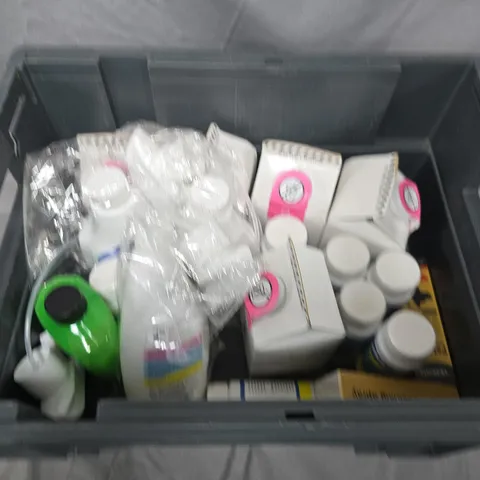 APPROXIMATELY 20 ASSORTED HOUSEHOLD ITEMS TO INCLUDE WALL MOULD REMOVER , WASHING UP LIQUID AND SINK CLEANER 