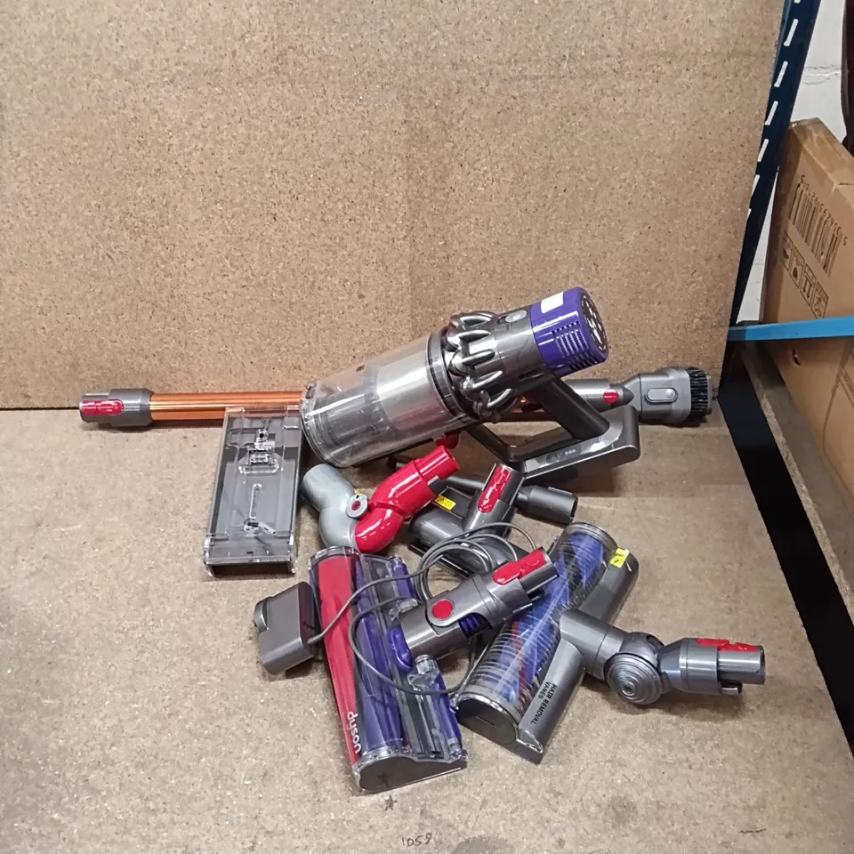 BOXED DYSON V8 ABSOLUTE CORDLESS VACUUM CLEANER, T8T-UK-UGJ5967A