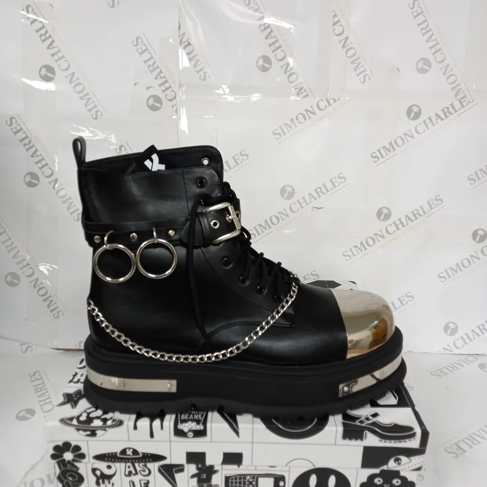 BOXED KOI FOOTWEAR BORIN MENS HARDWARE PLATFORM BOOTS SIZE 12