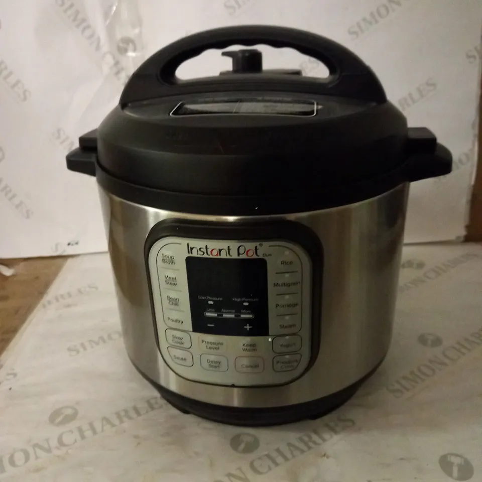 INSTANT POT DUO SMART PRESSURE COOKER
