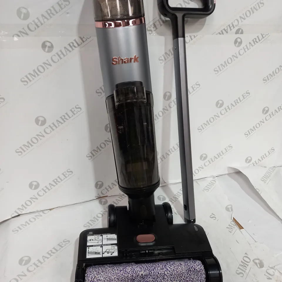 BOXED SHARK HYDROVAC HARD FLOOR WET & DRY CORDLESS CLEANER WD210UK