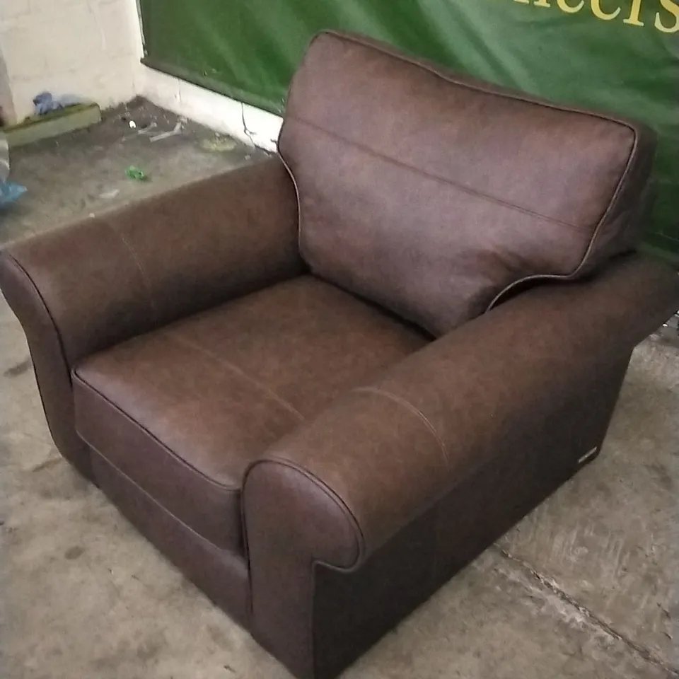 QUALITY DESIGNER LOUNGE CO ARMCHAIR IN CHOCOLATE BROWN LEATHER