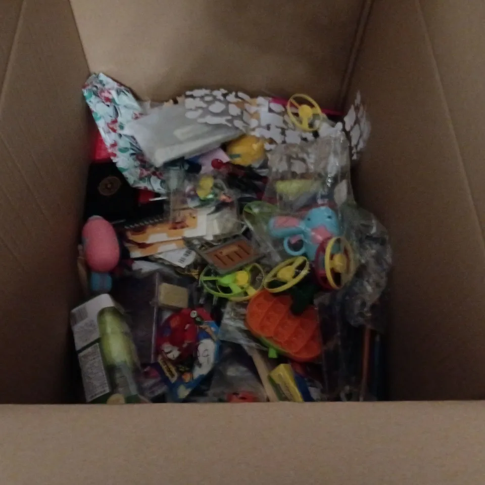 LARGE QUANTITY OF ASSORTED TOYS, CRAFT AND PARTY ITEMS TO INCLUDE CRAYOLA ACTIVITY SET, 3D PEN AND FLYING BIRD