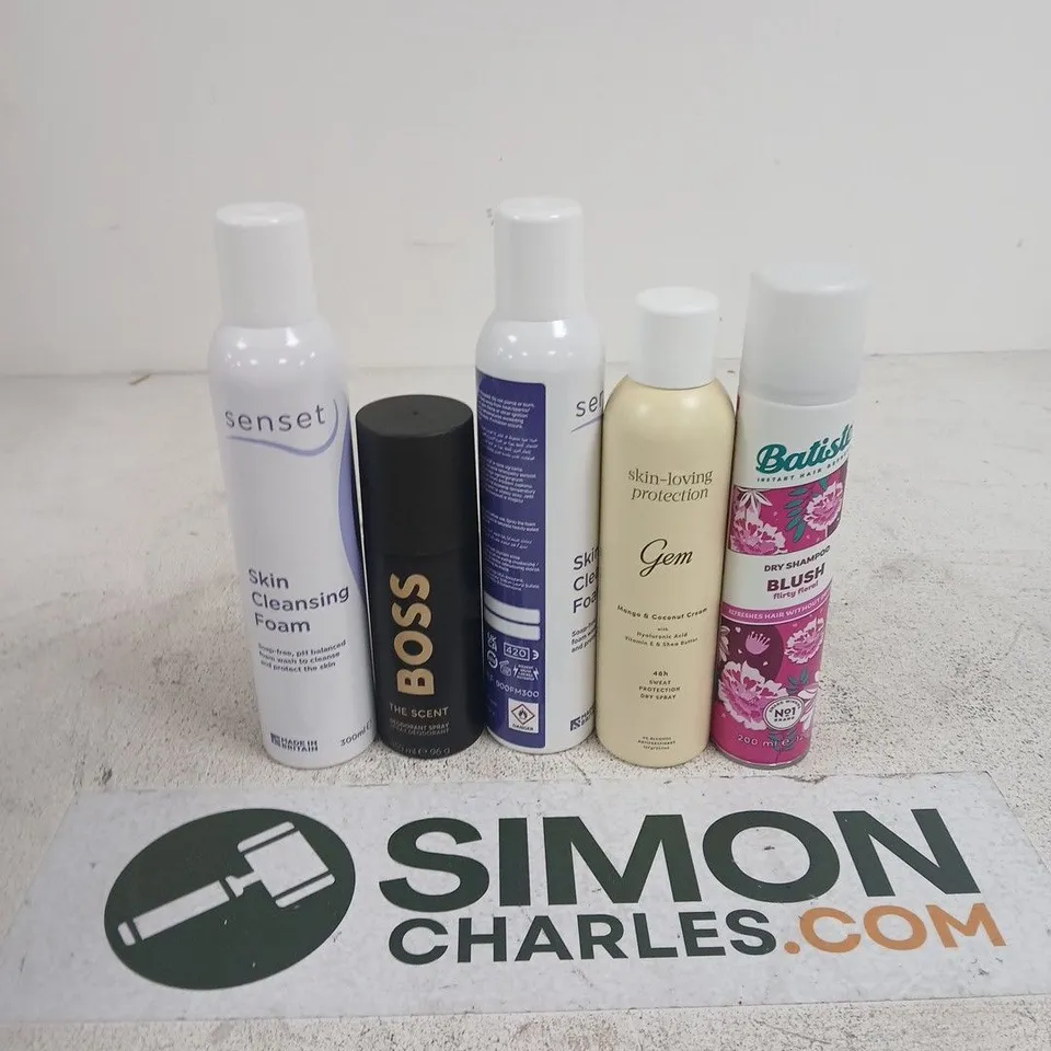 APPROXIMATELY 12 ASSORTED AEROSOLS TO INCLUDE BOSS THE SPRAY, BATISTE BLUSH, SENSET SKIN CLEANSING FOAM, ETC