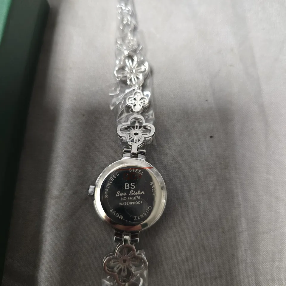 BEE SISTER BRACELET WATCH – FLORAL SILVER-TONE LINK BAND, STAINLESS STEEL