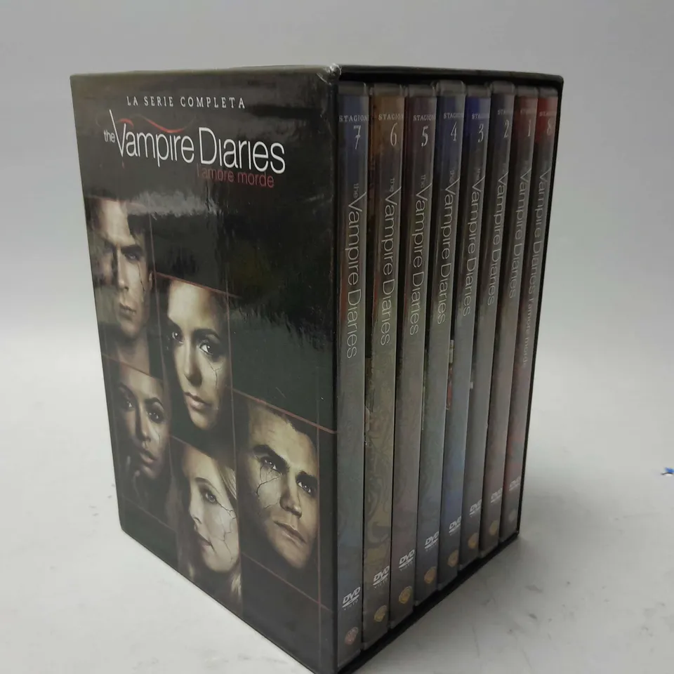 BOXED THE VAMPIRE DIARIES COMPLETE SERIES (1-8 - 38 DVDS) (ITALIAN VERSION)