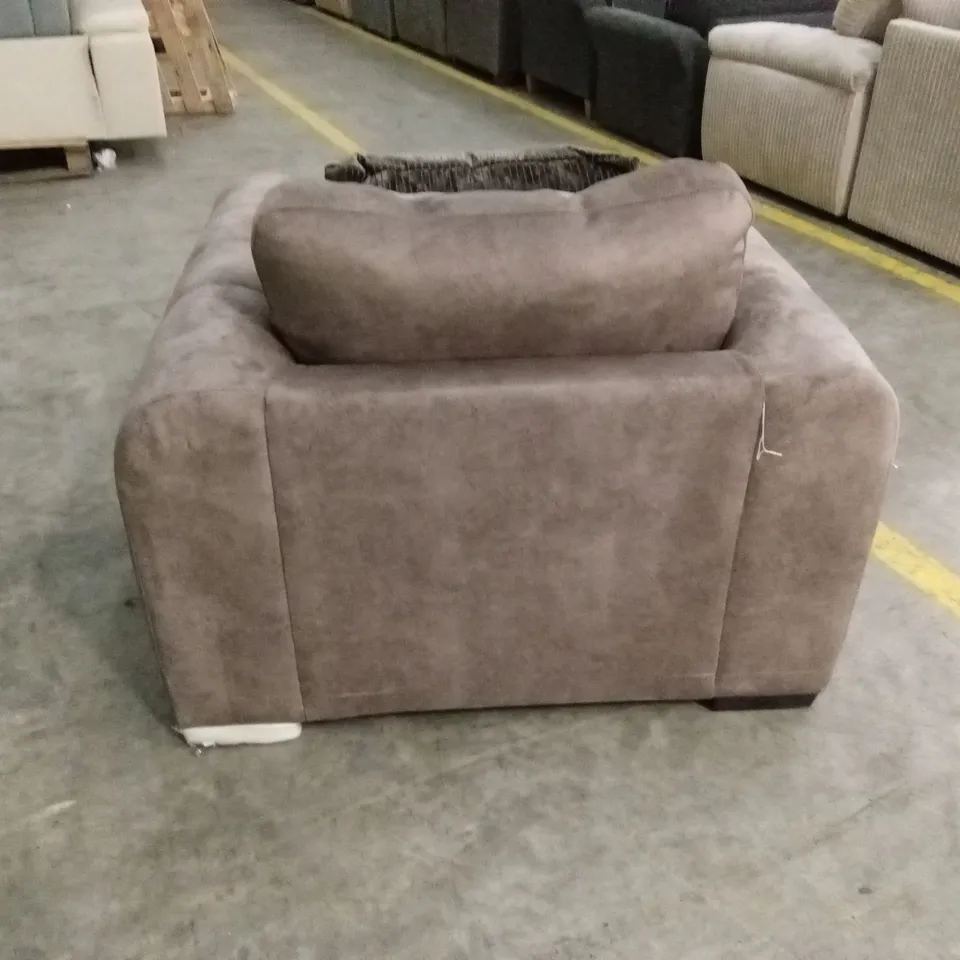 AMARA SNUGGLE CHAIR RRP £949