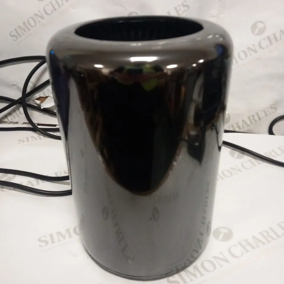 APPLE MAC PRO 6.1 A1481 DESKTOP COMPUTER