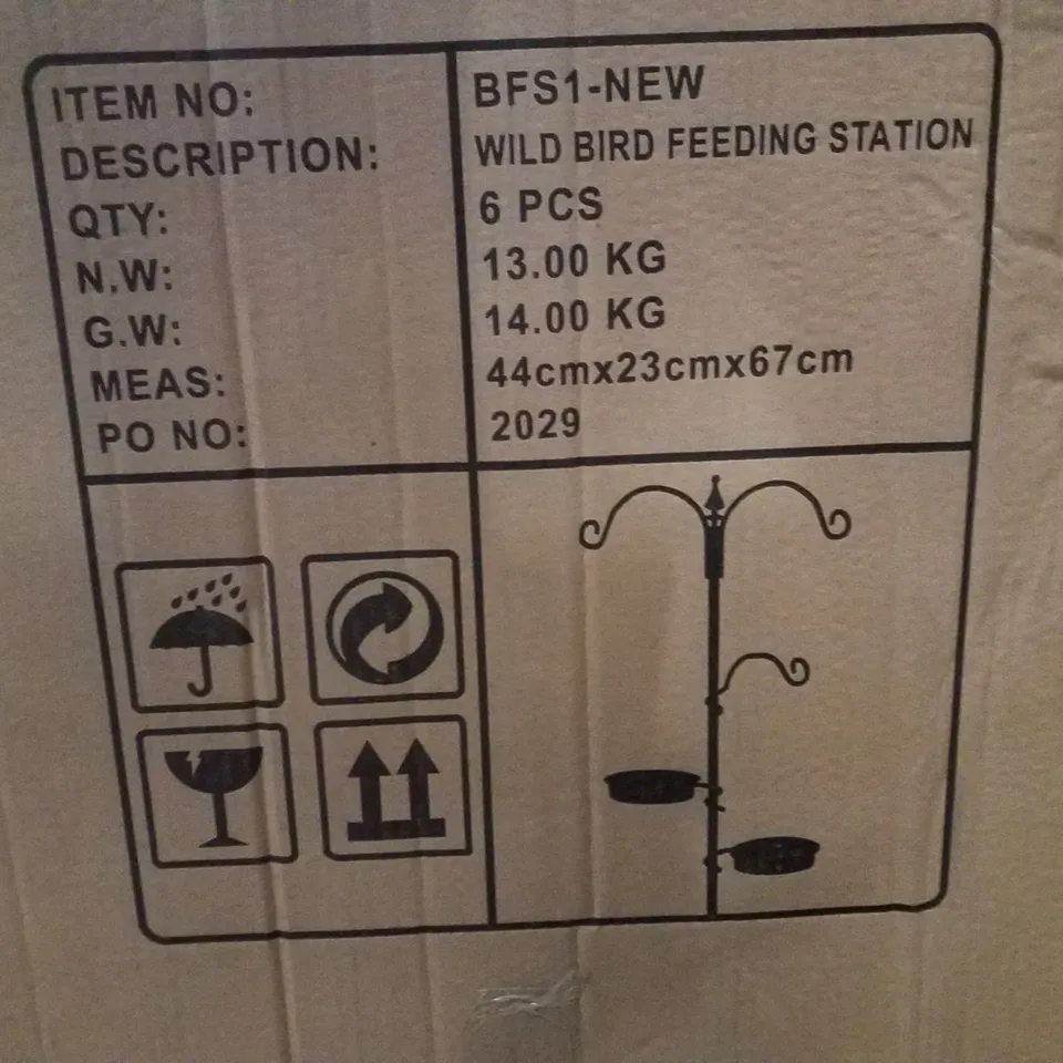 BOX CONTAINING 6 OSSIAN WILD BIRD FEEDING STATIONS