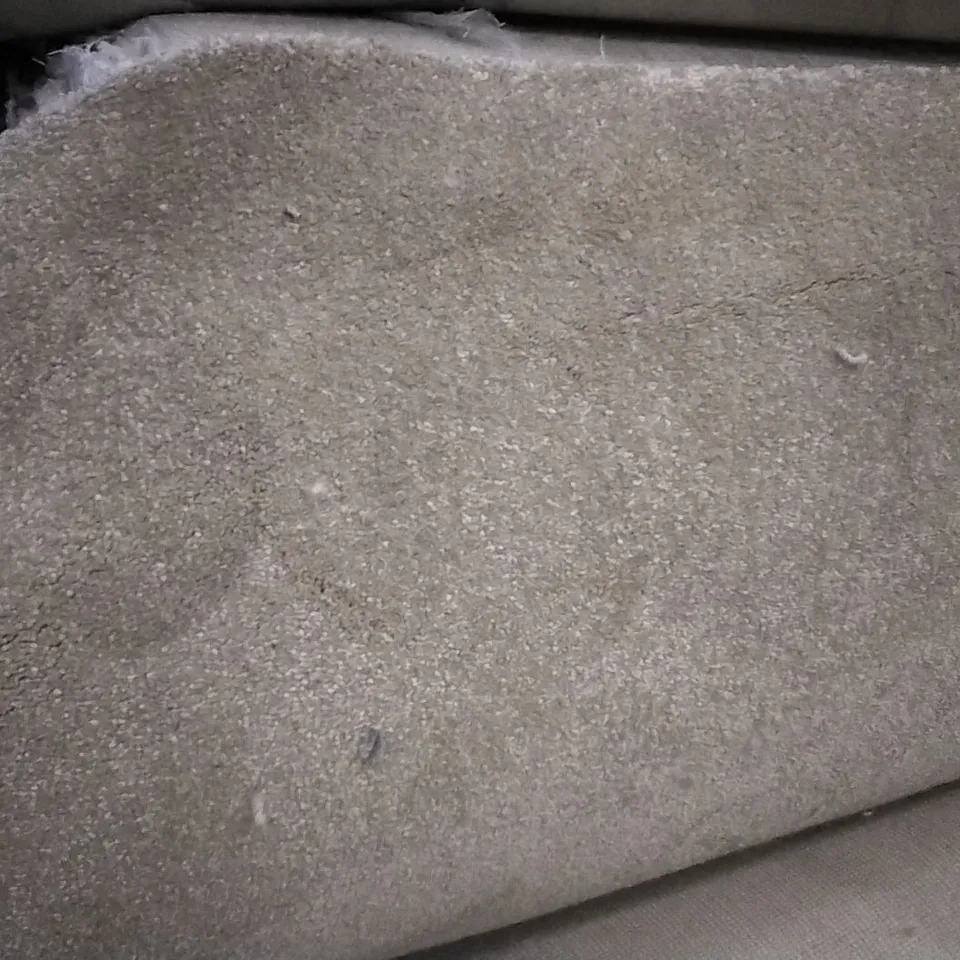 ROLL OF BEIGE CARPET APPROXIMATELY 5M WIDTH AND UNSPECIFIED LENGTH
