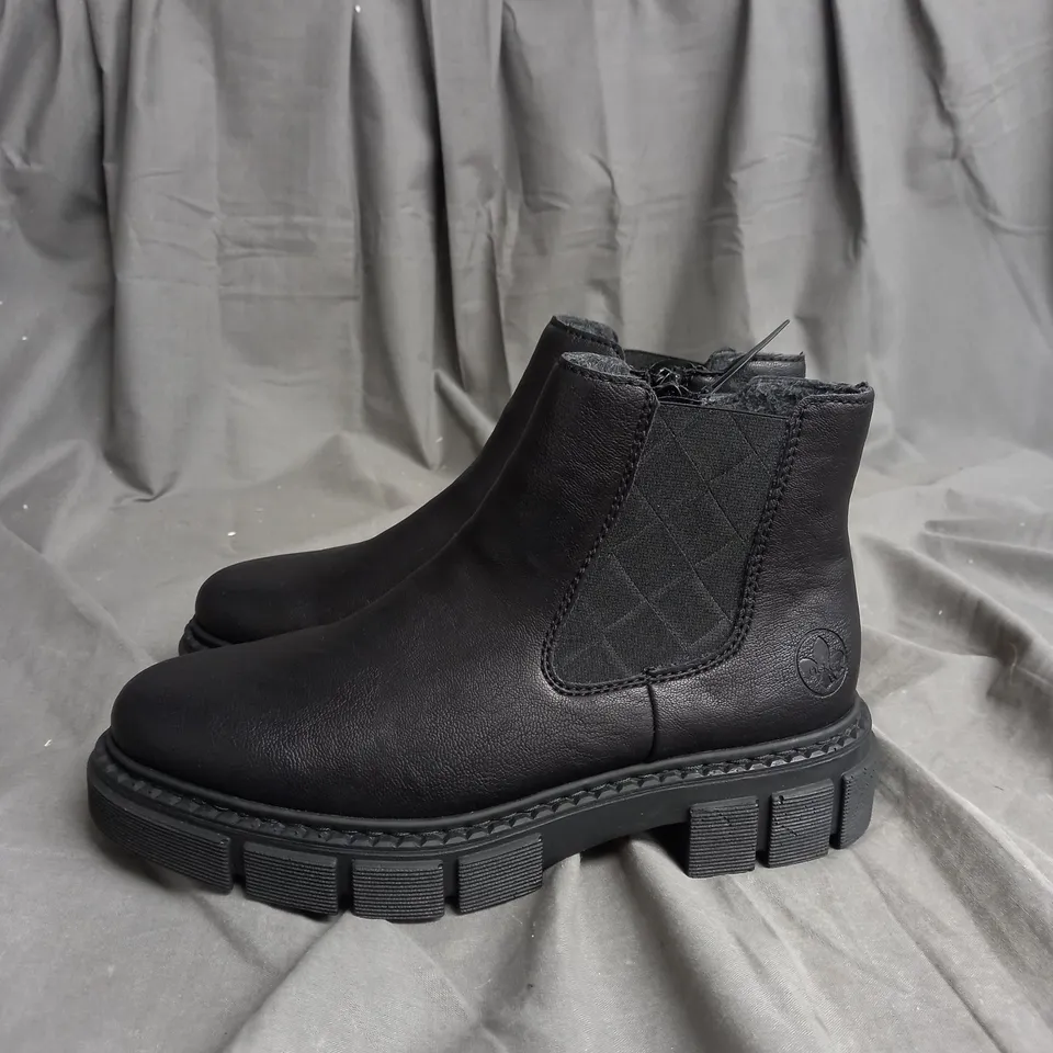 BOXED PAIR OF RIEKER ANTISTRESS CHUNKY ANKLE BOOTS IN BLACK - SIZE 5 