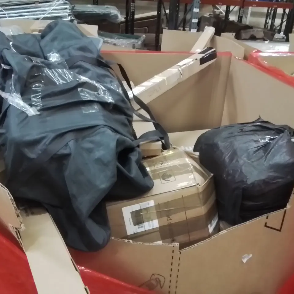 PALLET OF ASSORTED HOUSEHOLD GOODS AND PRODUCTS TO INCLUDE;LIGHT FIXTURE,CAT LITTER TRAY 