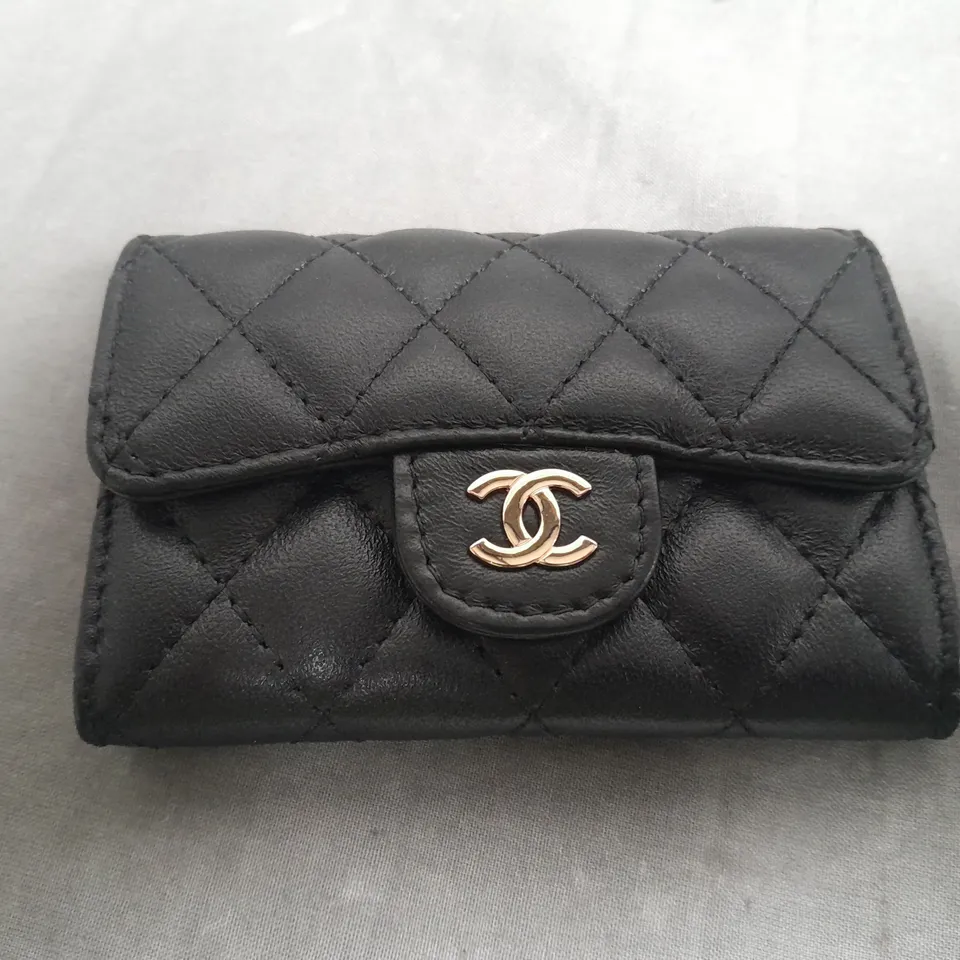 CHANEL QUILTED LEATHER PURSE