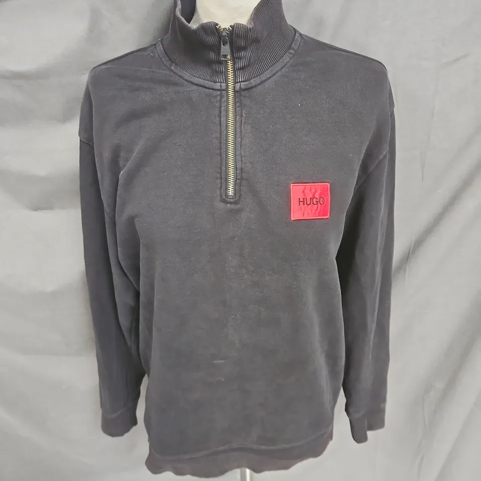 HUGO BOSS 1/4 ZIP JUMPER IN BLACK SIZE M