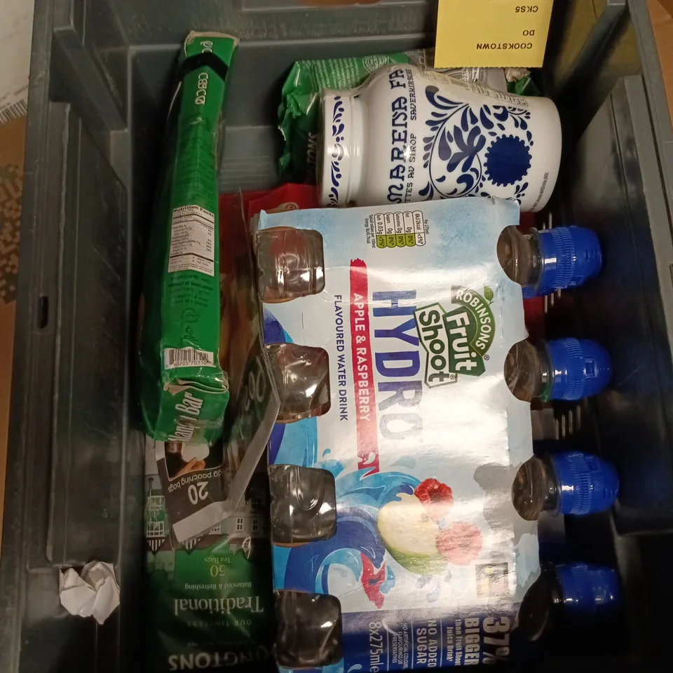 APPROXIMATELY 12 ASSORTED FOOD AND DRINKS ITEMS TO INCLUDE - TONY'S EVERYTHING BAR, RINGTONS TEA BAGS, MORNING LEAF & ASHWAGANDA TEA ETC 