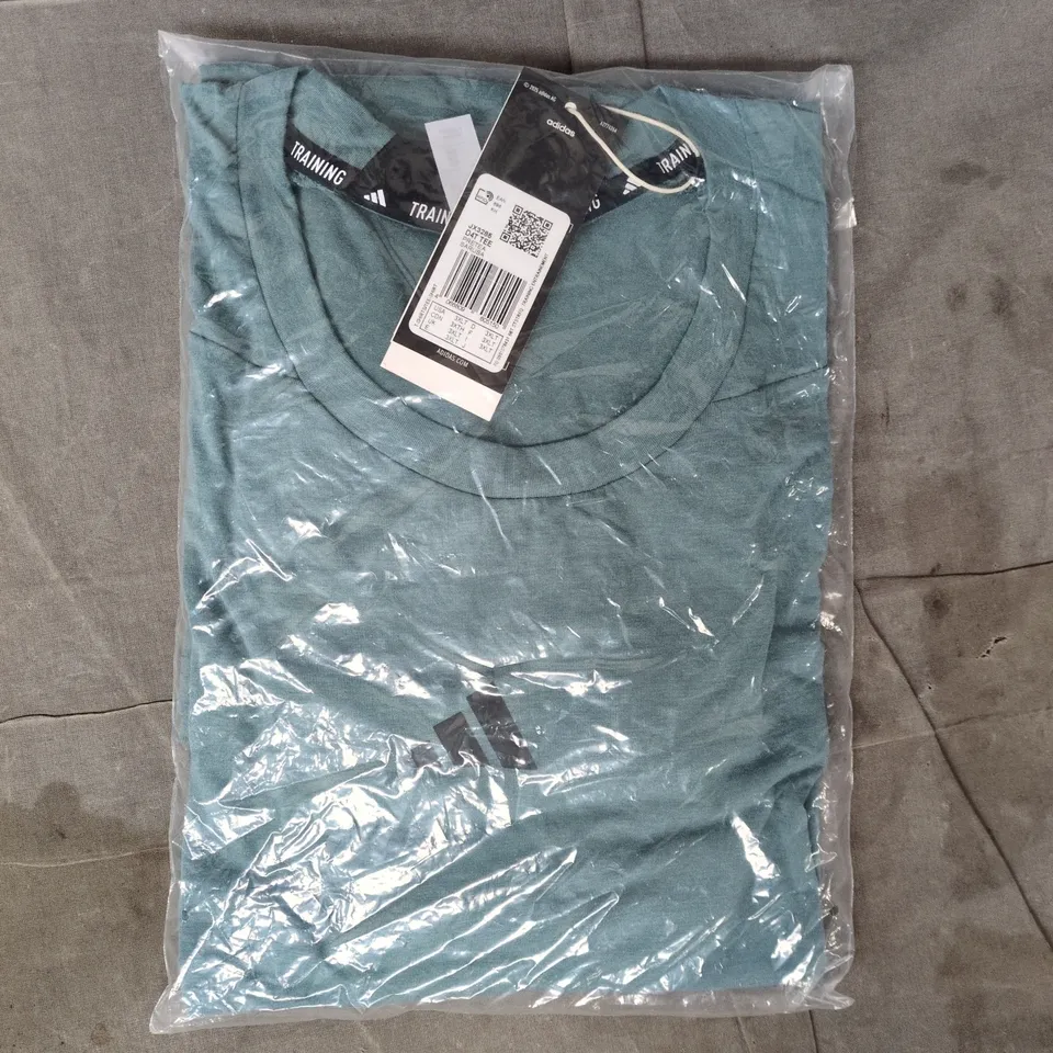 BAGGED ADIDAS DESIGNED FOR TRAINING WORKOUT T-SHIRT IN BLUE SIZE 3XLT