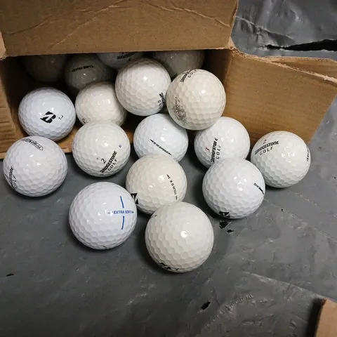 LOT OF APPROXIMATELY 20 ASSORTED GOLF BALLS