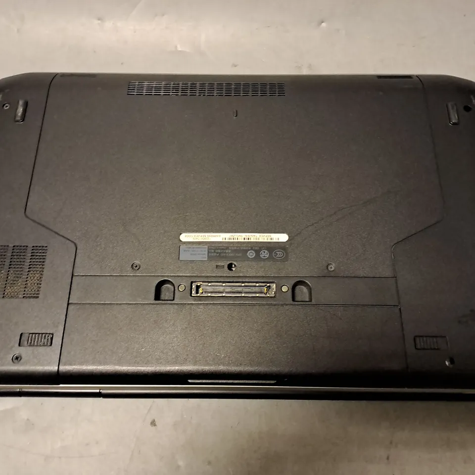 DELL LATITUDE E5530 LAPTOP