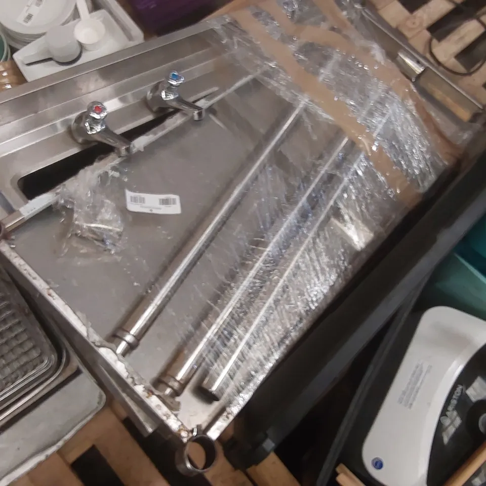 PALLET CONTAINING A LARGE QUANTITY OF ASSORTED ITEMS INCLUDING: HANDEMAN XTRA HAND WASHER, COMMERCIAL STAINLESS STEEL KITCHEN SINK ECT