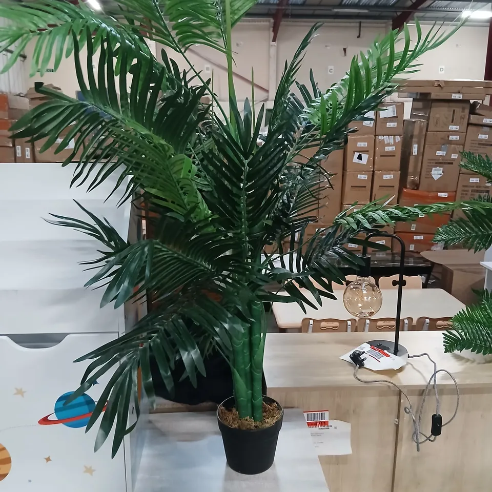 CHARLESTOWN ARTIFICIAL PALM PLANT IN POT