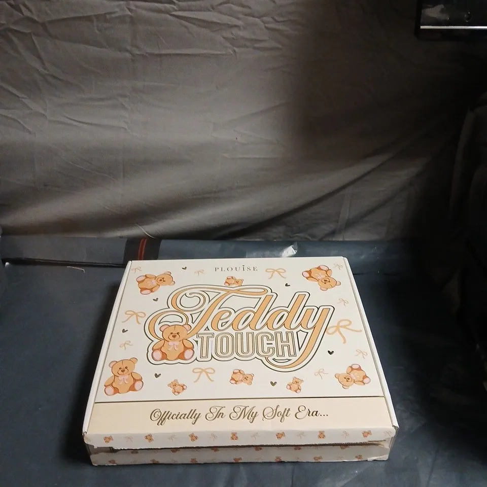 P LOUISE BEAR ESSENTIALS BRUSH SET + TEDDY TOUCHY BOX SET – COSMETICS GIFT SET