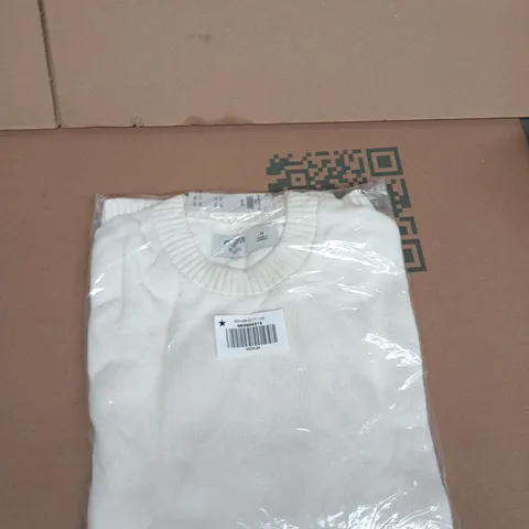 Hollister Boxy Fit Knit Jumper – White, Size M – Made in Cambodia