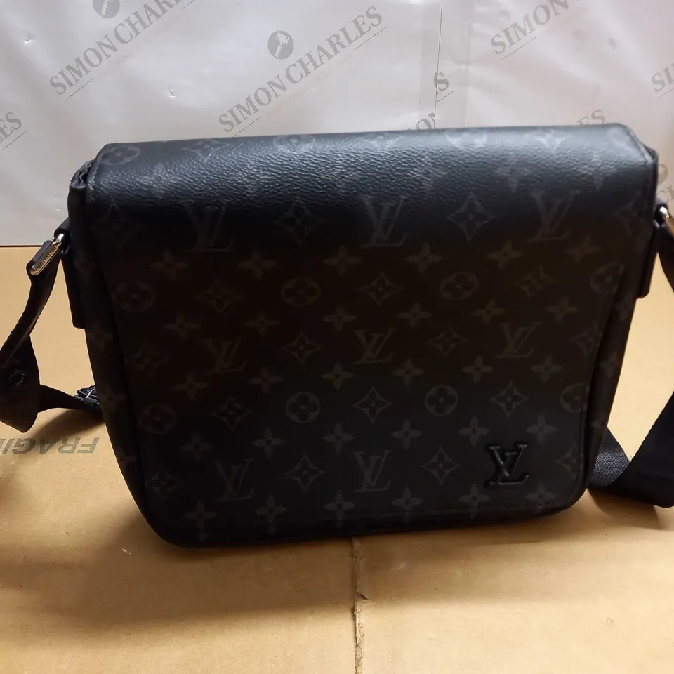 LOUIS VUITTON SHOULDER BAG