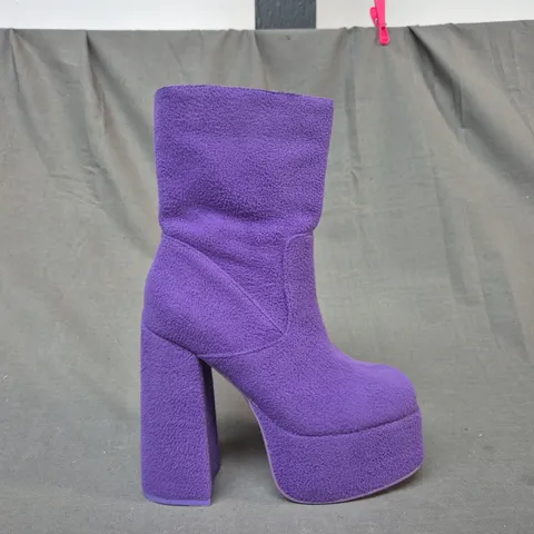 BOXED PAIR OF KOI TELETUBBIES PLATFORM BLOCK HEEL BOOTS IN PURPLE SIZE 3