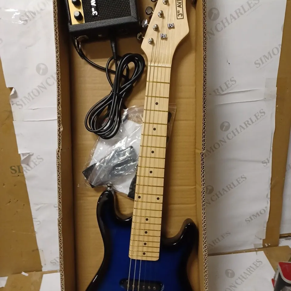 3RD AVENUE 1/4 SIZE KIDS ELECTRIC GUITAR