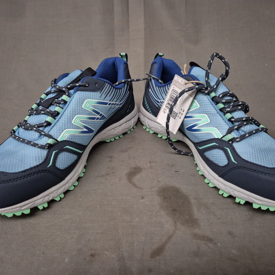 BOXED PAIR OF MOUNTAIN WAREHOUSE LAKESIDE TRAIL WATERPROOF WOMEN'S SHOES IN BLUE/GREEN UK SIZE 9