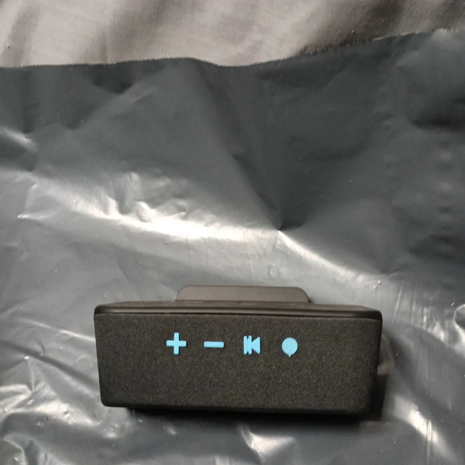 PORTABLE BLUETOOTH SPEAKER WITH FABRIC EXTERIOR – BLACK, USB-C & 3.5MM AUX