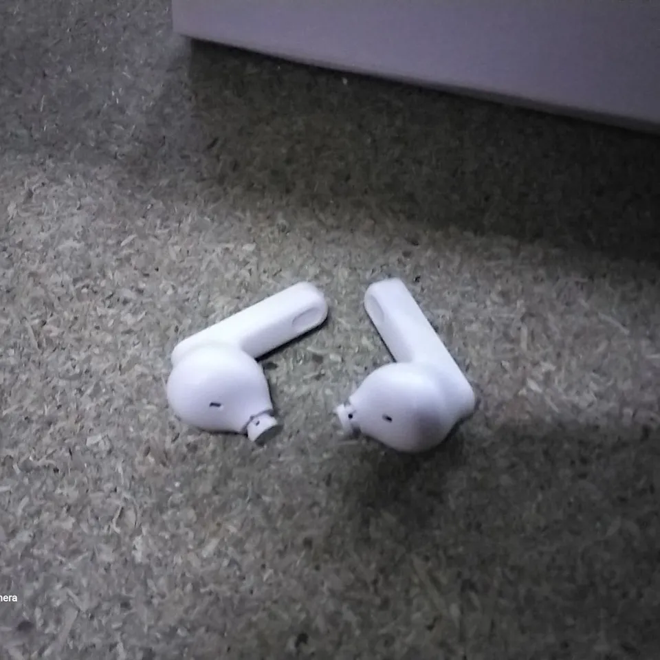 BOXED WIRELESS HEADPHONES 